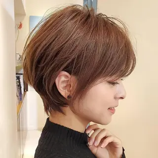 ショート 中高下 由真のヘアスタイル
