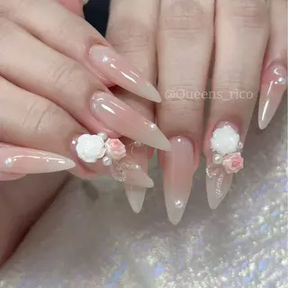 ネイル Queens テイのネイルデザイン