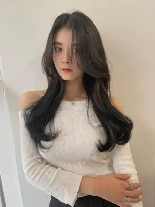 ロング 韓国ヘア レイヤーカットのヘアスタイル