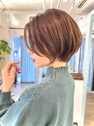 ショート 𝑪𝒐𝒍𝒐𝒓 *𝒆  ［コロレ］のヘアスタイル
