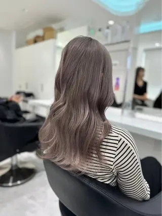 セミロング カラー センターパート/毛 流れ/パーマ特化のヘアスタイル