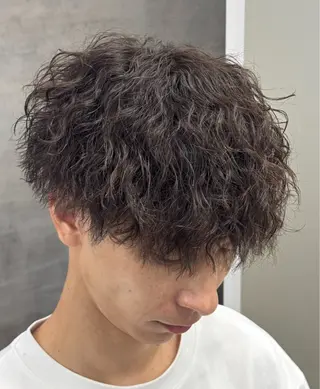 パーマ メンズ メンズヘア カット、パーマ特化のヘアスタイル