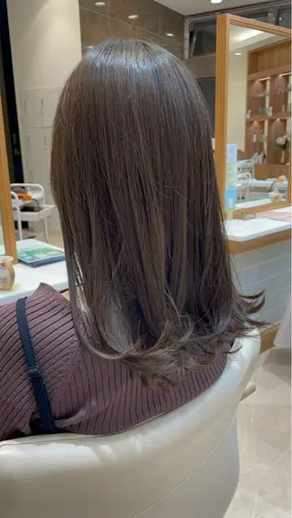 セミロング カラー 髪質改善ケア/透明感 カラー伊藤 千尋のヘアスタイル