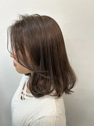 ミディアム カラー ashuley YUKIのヘアスタイル