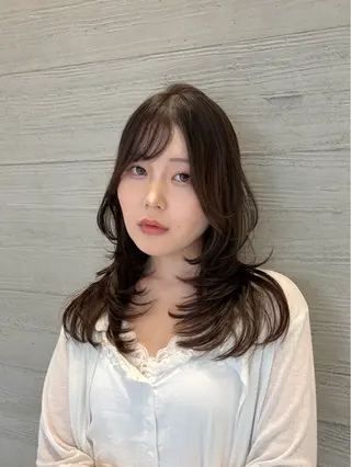 セミロング カラー サキ🤍透明感カラー /レイヤーカットのヘアスタイル