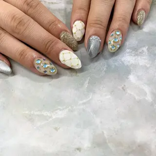 ネイル new me"のネイルデザイン
