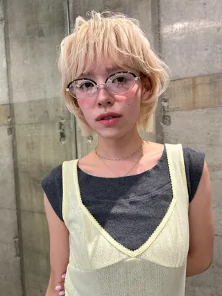 ショート カラー wewe: momoeのヘアスタイル