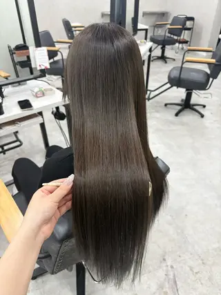 ロング 縮毛矯正×透明感 カラー hinataのヘアスタイル