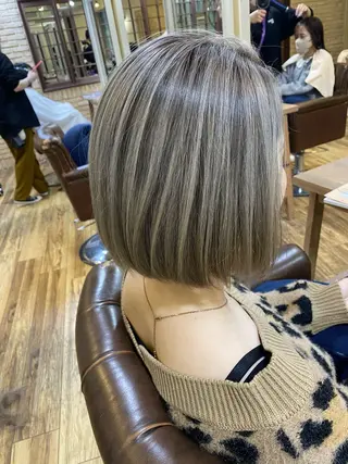 ショート カラー 服部 樹季のヘアスタイル