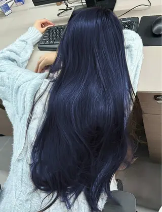 ロング カラー ラベンダー💜 グレージュ🩶のヘアスタイル
