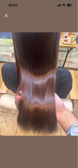 ロング 穐山 春佳のヘアスタイル