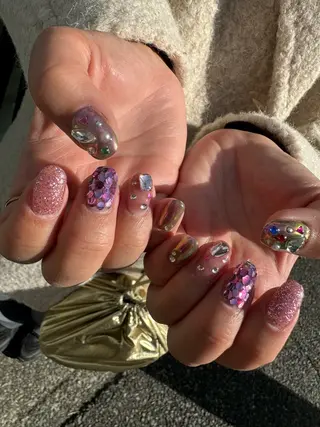 ネイル LAVISH 大和店 emi・:*+のネイルデザイン