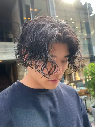 ミディアム パーマ メンズ 🇺🇸サーフカール 🇺🇸ケンシロウのヘアスタイル