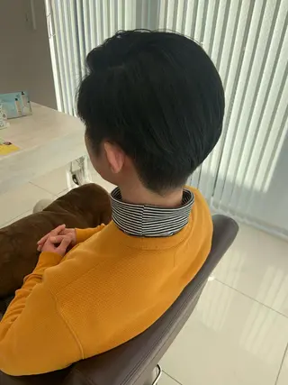ショート メンズ ハイトーンカラー🤍 山下 優華のヘアスタイル