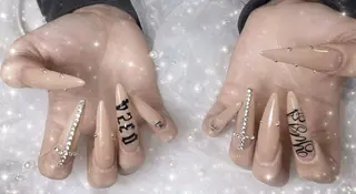 ネイル ロングネイル長さ出し 専門Spade Qのネイルデザイン