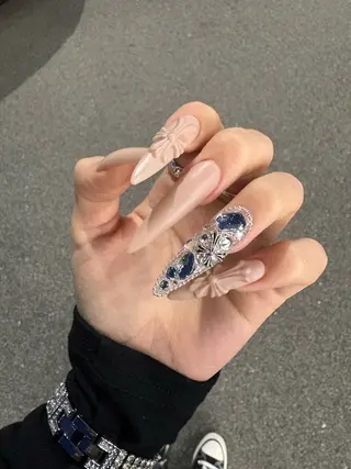 ネイル PEEKABOO 陽向のネイルデザイン