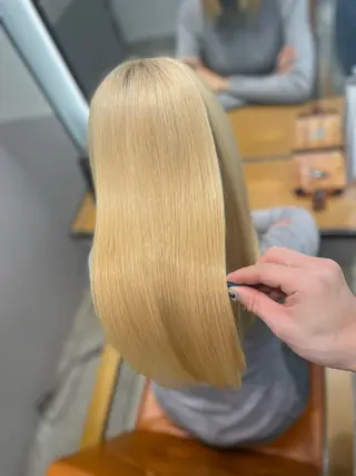 セミロング 複雑履歴に対応ブリー チ無しダブルカラーのヘアスタイル