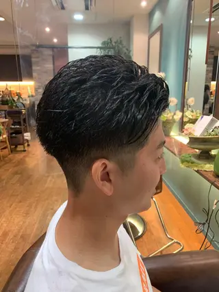 メンズ カット特化美容師 齋藤桐のヘアスタイル