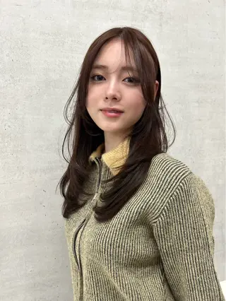 カラー 乙津 寧々のヘアスタイル