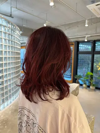 ミディアム om's poka 伊藤百花のヘアスタイル