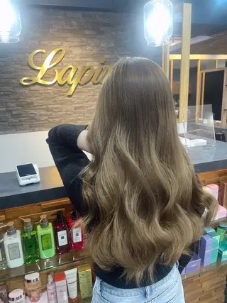 ロング RIEブリーチ& エクステ特化型のヘアスタイル