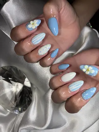 ショート YOKOSUKA NAILS💅🩶のネイルデザイン