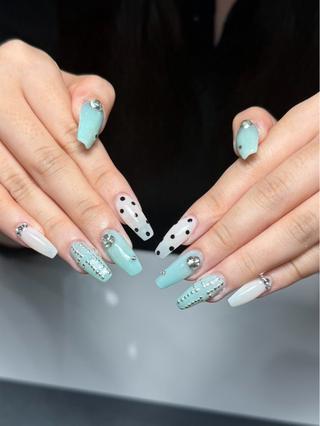 ロング Miyabie' Nail Salonのネイルデザイン