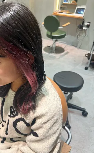 カラー 安岡 稜太のヘアスタイル
