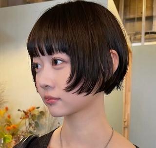 ショート Cocona 🦤 /ブリーチ/デザインのヘアスタイル
