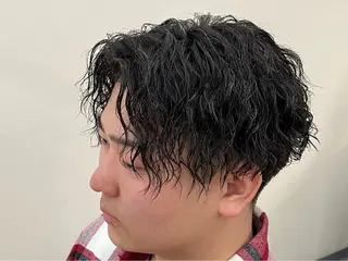 パーマ メンズ フェザーパーマメンズ ピンパーマ京都駅前のヘアスタイル