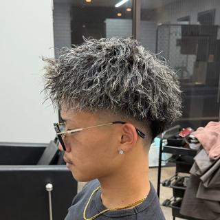 カラー パーマ メンズ 角田 凌のヘアスタイル