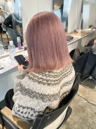ミディアム ✨艶ブリーチカラー ✨四ノ宮裕己のヘアスタイル