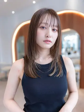 セミロング レイヤー似合わせ 透明感カラーりきやのヘアスタイル