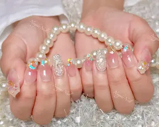 ネイル 🦋 Queenieのネイルデザイン