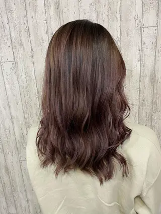 セミロング カラー 勝河 怜楊のヘアスタイル