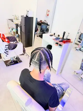 比嘉 志温のヘアスタイル