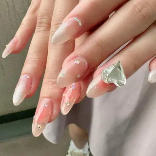 ネイル 新山 聖のネイルデザイン