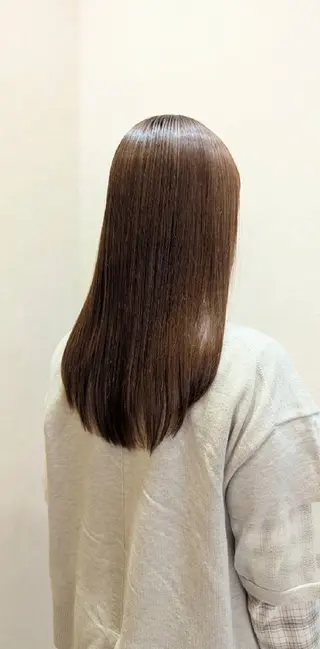 セミロング カラー いずみ こずえのヘアスタイル