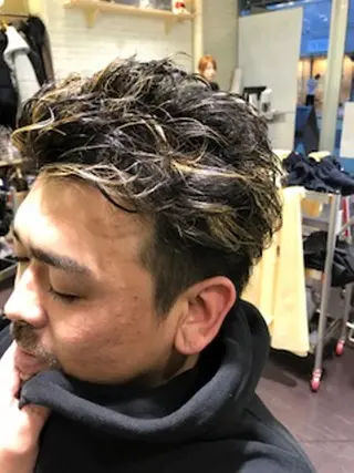 ショート カラー メンズ 西山 恵太郎のヘアスタイル