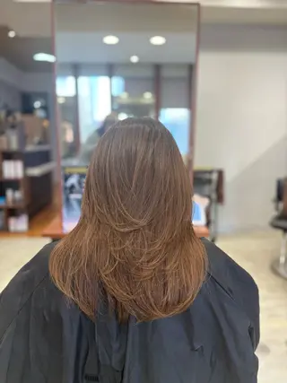 セミロング 岡多 麗奈のヘアスタイル