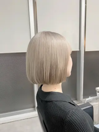 ショート カラー 🫧艶ダブルカラー ブリーチ🫧トモヤのヘアスタイル