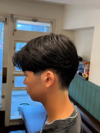 ミディアム 足立 享祐のヘアスタイル
