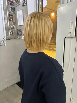 ミディアム カラー 杉水 葉月のヘアスタイル