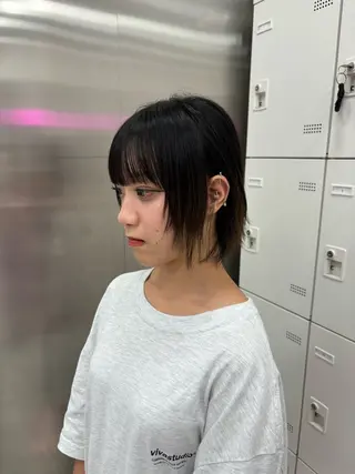 ショート 抜け感レイヤー︴ ニュアンスカラーのヘアスタイル