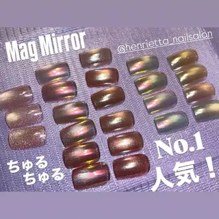 ネイル HENRIETTA NAILSALONのネイルデザイン