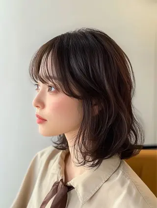 ミディアム 桑田 新菜のヘアスタイル