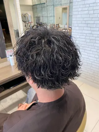 パーマ メンズ 飯塚 竜之介のヘアスタイル
