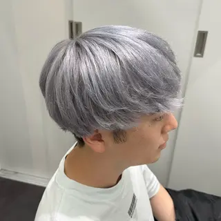 セミロング カラー 💫艶ハイトーン×髪 質改善💫リュウトのヘアスタイル