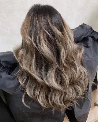 セミロング 穐田 司樹のヘアスタイル