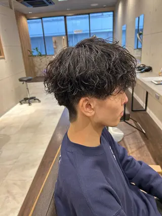 パーマ メンズ 宮之本 峻也のヘアスタイル